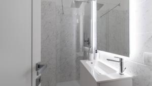 A bathroom at Cavour 82