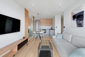 Kuchyňa alebo kuchynka v ubytovaní Grand Apartments - Bastion Wałowa Modern Apartament Gdańsk