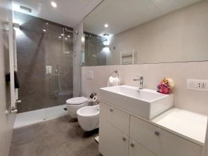 A bathroom at Casa Meltemi