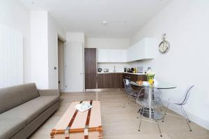 Bright 1BR near Shepherds Bush with parking SOA