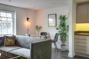 New Moulsham Suite Apartment - Free Parking