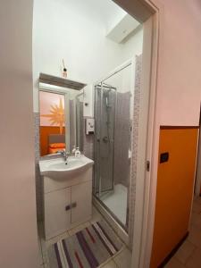 Kamar mandi di Emerald Fields