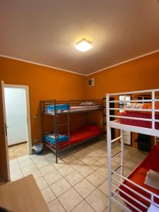 Tempat tidur dalam kamar di Emerald Fields