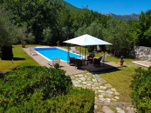 Het zwembad bij of vlak bij Isolated Villa Terna -Big Garden-Pool-Dalmatia