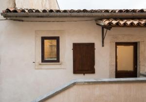 Foto dalla galleria di La porticina. Your lake view home. a Barrea