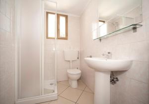 A bathroom at Hotel Dalmazia