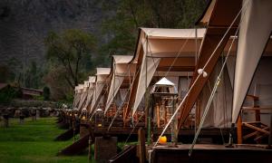 Příroda nedaleko luxury tent