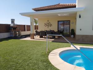 Bazén v ubytování Villa Thais, private heated pool, ideal for your holidays in Caleta de Fuste nebo v jeho okolí
