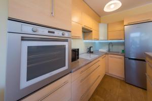 Kuchnia lub aneks kuchenny w obiekcie Komfortowy Apartament w centrum Ustronia