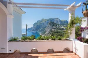 a view of the amalfi coast from a house balcony at Villa Mariuccia Capri in Capri