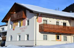 Budova, kde se aparthotel nachází