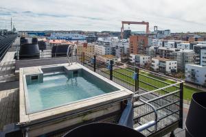 Bazén v ubytování Quality Hotel 11 & Eriksbergshallen nebo v jeho okolí