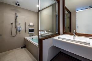 Ванная комната в The Royal Park Hotel Kyoto Sanjo