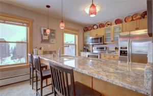 Una cocina o kitchenette en CS331 Copper Springs 3Br 3Ba condo