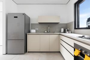 Elegant 2BR Apartment with Balcony & Mamad in Jaffa by Sea N' Rent