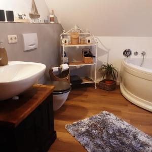 Bathroom sa Ferienhaus Elisenhuus