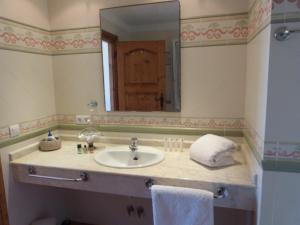 Łazienka w obiekcie VILLA BINIBECA LIFE