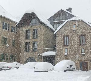 Hotel Valle De Izas during the winter