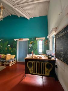 Fotografie z fotogalerie ubytování The Birdhouse Backpackers Hostel v destinaci Coonoor + 30 fotografií