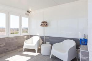 A seating area at Tamarells 11