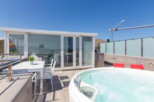 A balcony or terrace at Tamarells 11