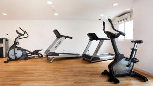 Fitness centrum a/nebo fitness zařízení v ubytování Globales Los Delfines