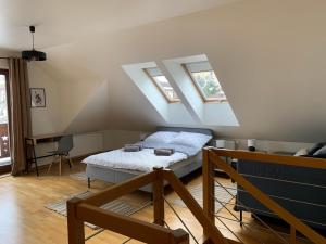 Posteľ alebo postele v izbe v ubytovaní Apartament Słoneczna Rapsodia - blisko Parku Zdrojowego - piękny widok - ogród - taras