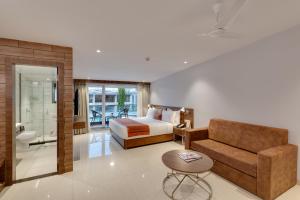 The Fern Sardar Sarovar Resort Kevadia, Gujarat的休息区