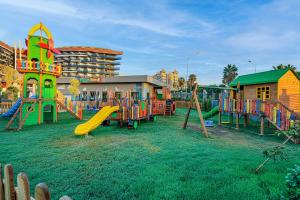 Children's play area sa Kirman Calyptus Resort & SPA