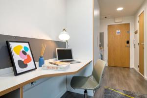 Gallery image of For Students Only Private Bedrooms with Shared Kitchen at Merlin Heights in the heart of Leicester in Leicester