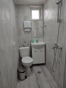 Стаи за гости РИЛА tesisinde bir banyo