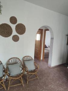 Posedenie v ubytovaní Encantadora casa rural con gran porche