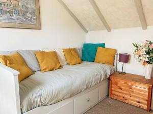 Gallery image of Riverside loft apartment in Newport
