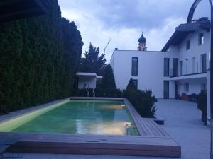 Bazén v ubytování Residence Baumgartner nebo v jeho okolí