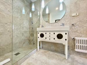 A bathroom at Charming La Casa de La Castellana