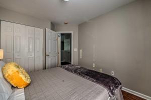 Φωτογραφία από το άλμπουμ του Modern Charlotte Townhome about 9 Mi to Downtown! σε Matthews +21 φωτογραφίες