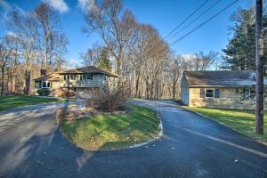Gallery image of Family-Friendly Woodbury Home with Yard and Deck! in Woodbury