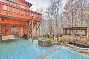 Gallery image of Lovely Mountain Apartment with Patio and Koi Pond! in Asheville