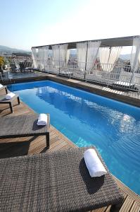 Swimmingpoolen hos eller tæt på Splendid Hotel & Spa Nice