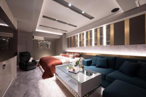 Posezení v ubytování HOTEL VARKIN Ikebukuro Nishiguchi