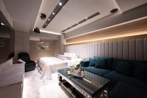 Posezení v ubytování HOTEL VARKIN Ikebukuro Nishiguchi