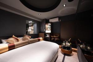 Posezení v ubytování HOTEL VARKIN Ikebukuro Nishiguchi