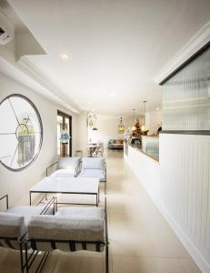 Foto de la galeria de Loewys Home Tanjung Duren Jakarta Barat a Jakarta