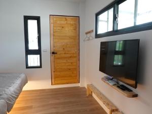 טלויזיה ו/או מרכז בידור ב-Summerflow Hostel