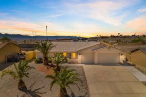 Gallery image of Playpool Oasis-Pool, Spa, Garage, Great Lake Views in Lake Havasu City