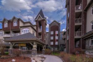 Foto dalla galleria di Mountain View 2 Bedroom Condo - WT Top Floor-401 a Canmore