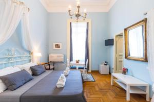 CasAlice Mini Apartments Napoli tesisinde bir oturma alanı