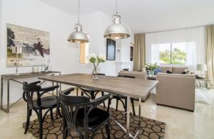 Gallery image of LBP- 3 Bedroom apartment with large roof top terrace in Marbella