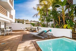 The swimming pool at or close to GH-Modern 2 bed apartment with Pool in Estepona