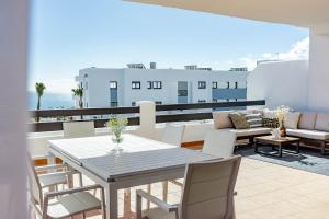 Posedenie v ubytovaní DJA- Modern 2 bedroom apartment close to beach
